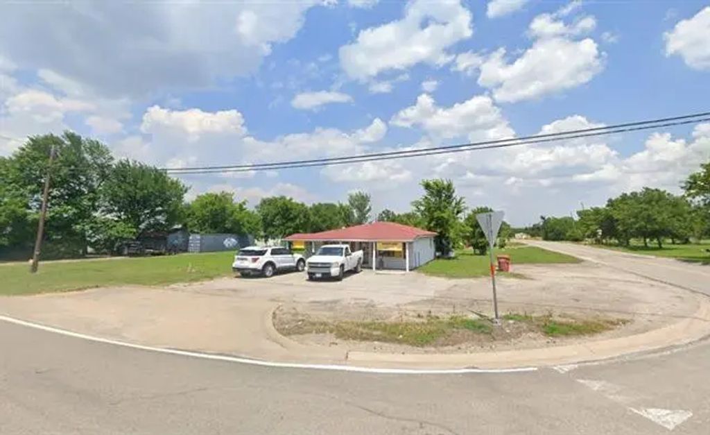 71 N Us Highway 69, Celeste