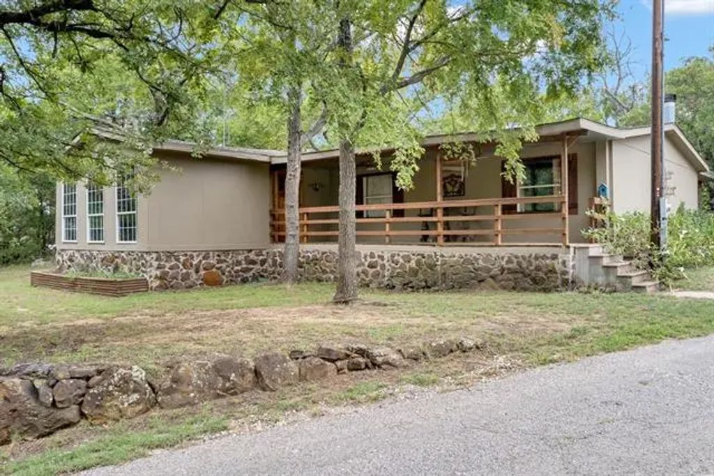 1622 County Road 219, Gainesville