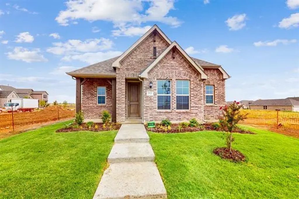 2721 Mexia Lane, Celina