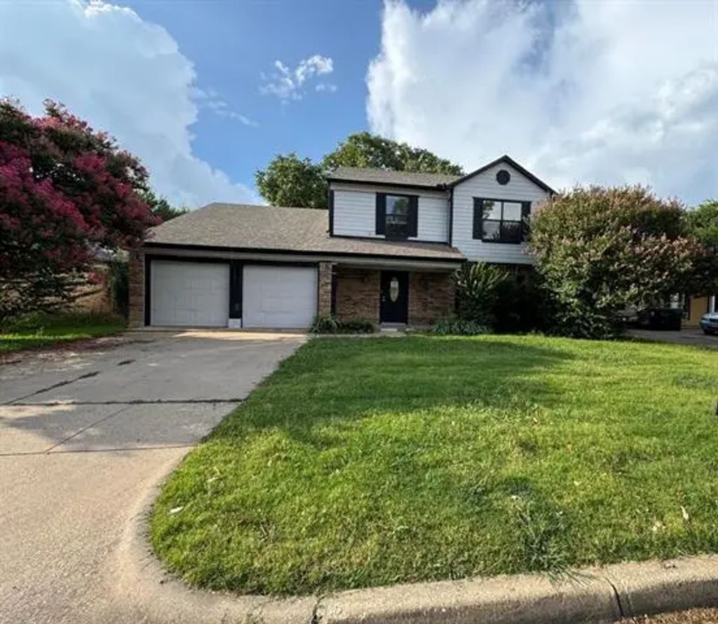 1707 Crimson Court, Arlington