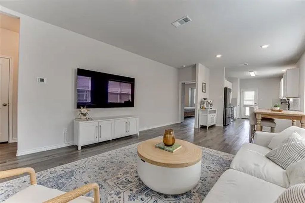3618 Kings Drive, Ennis