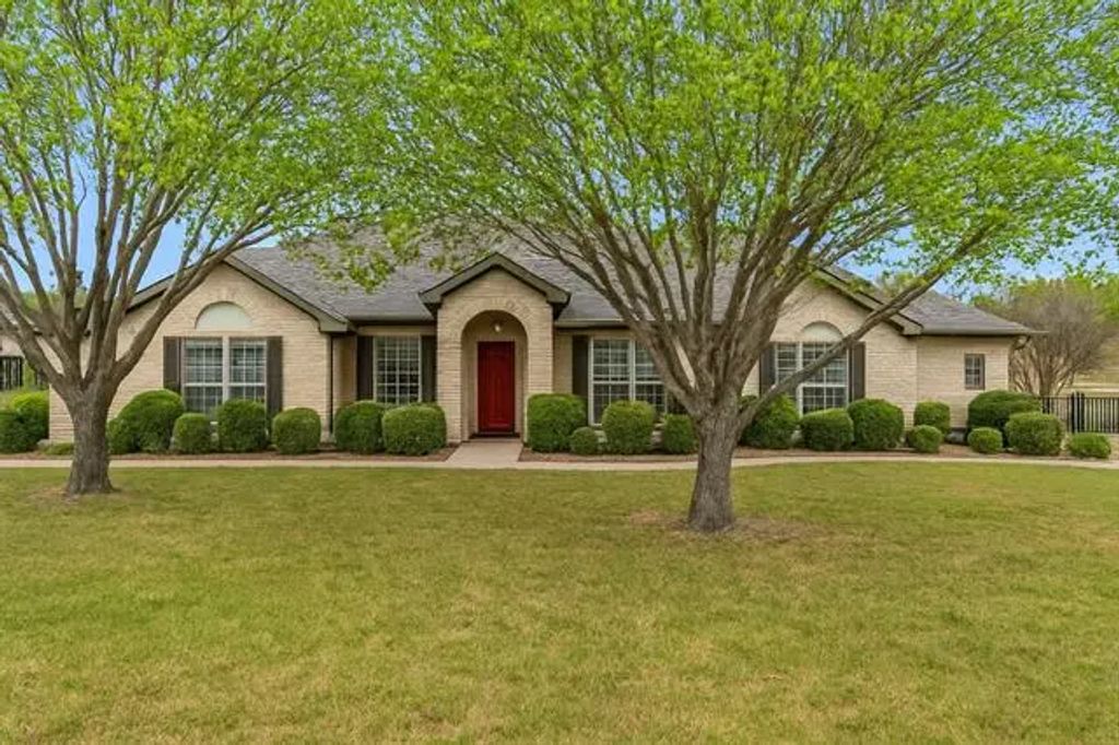 109 Meadow Glen Court, Aledo