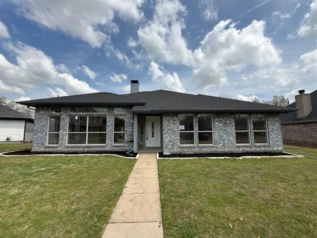 1810 Waterwood Drive, Prosper