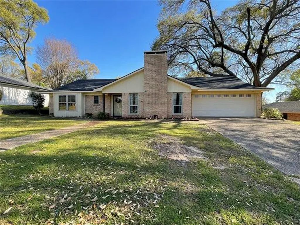 704 Spring Creek Drive, Tyler