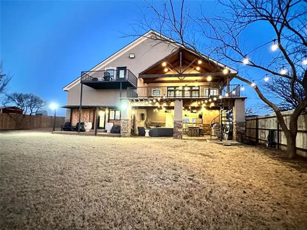 301 E Moonshine Road, Seymour