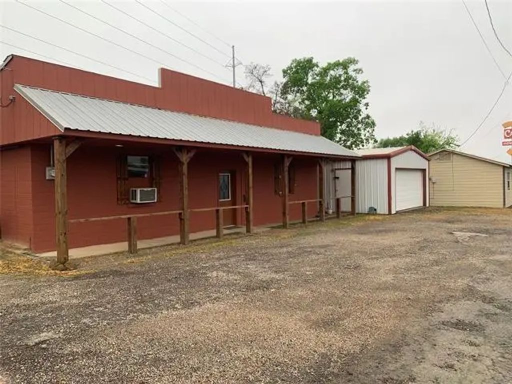 848 Houston Street, Wills Point