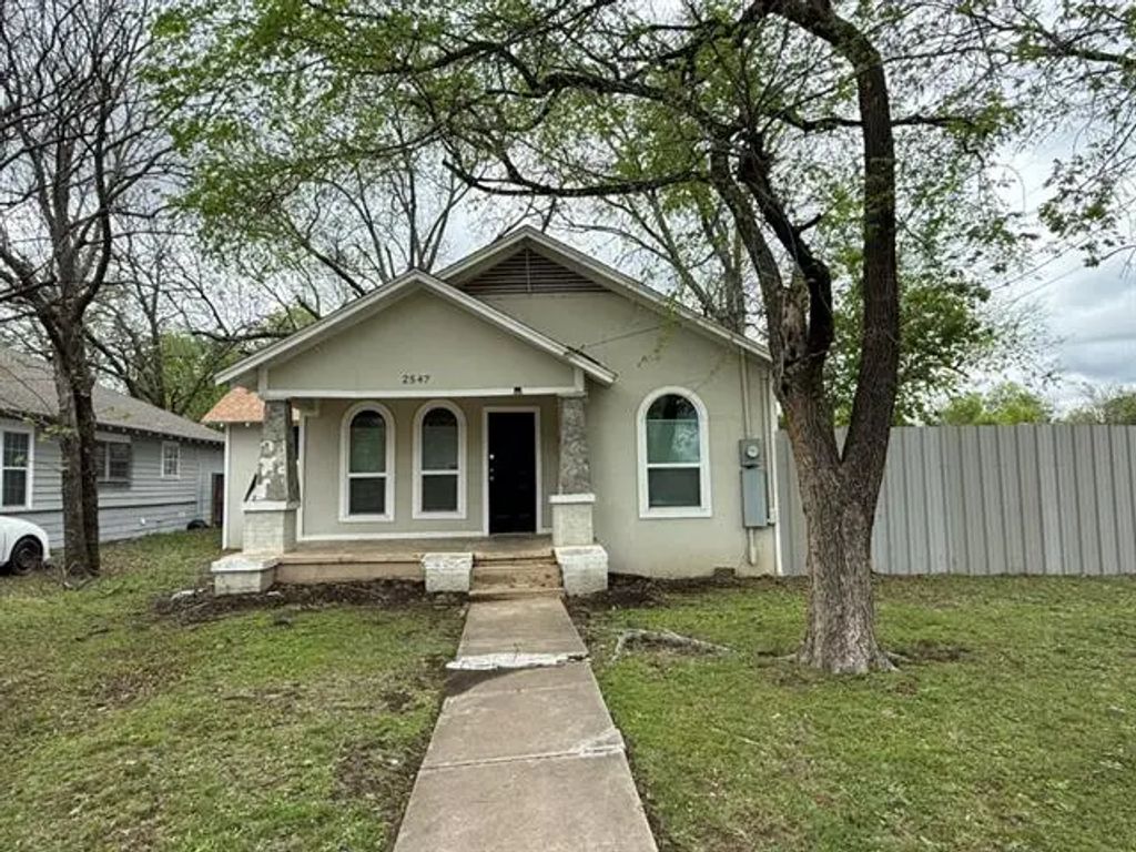 2547 E Ann Arbor Avenue, Dallas
