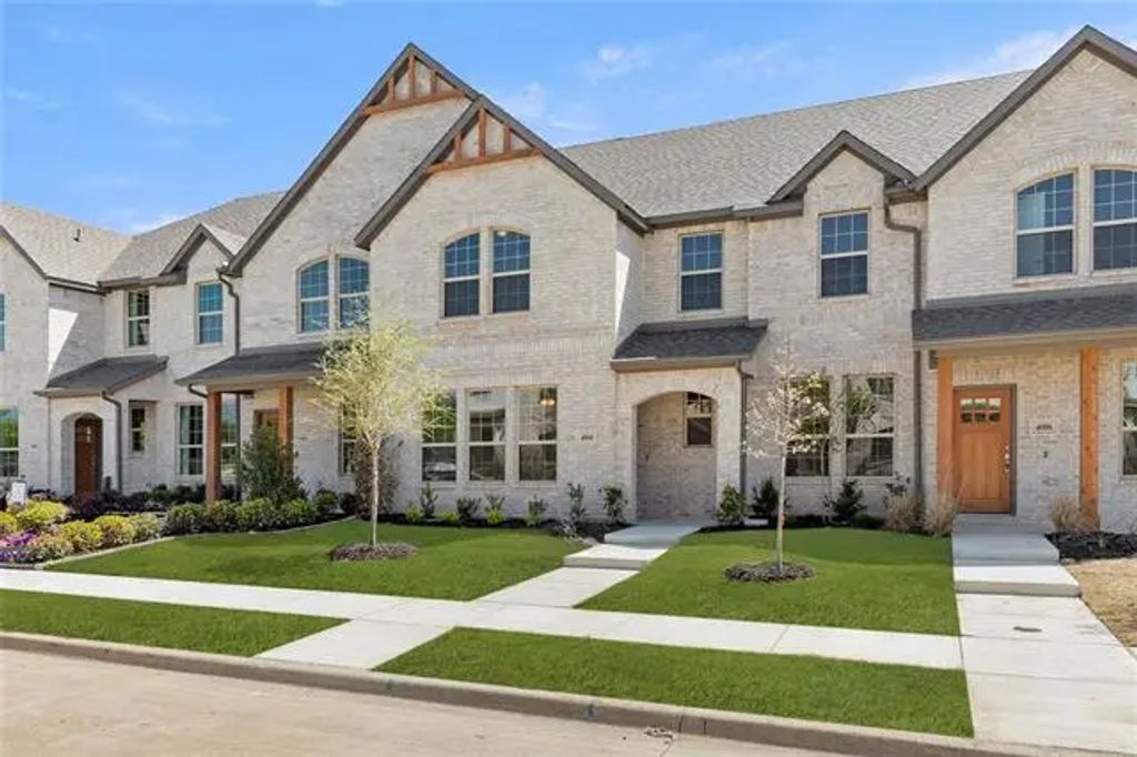 4004 Avion Drive, Sanger