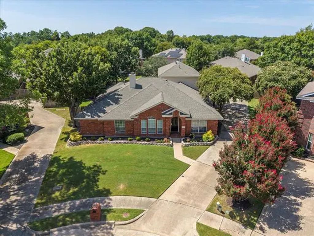 844 Bear Branch Court, Rockwall