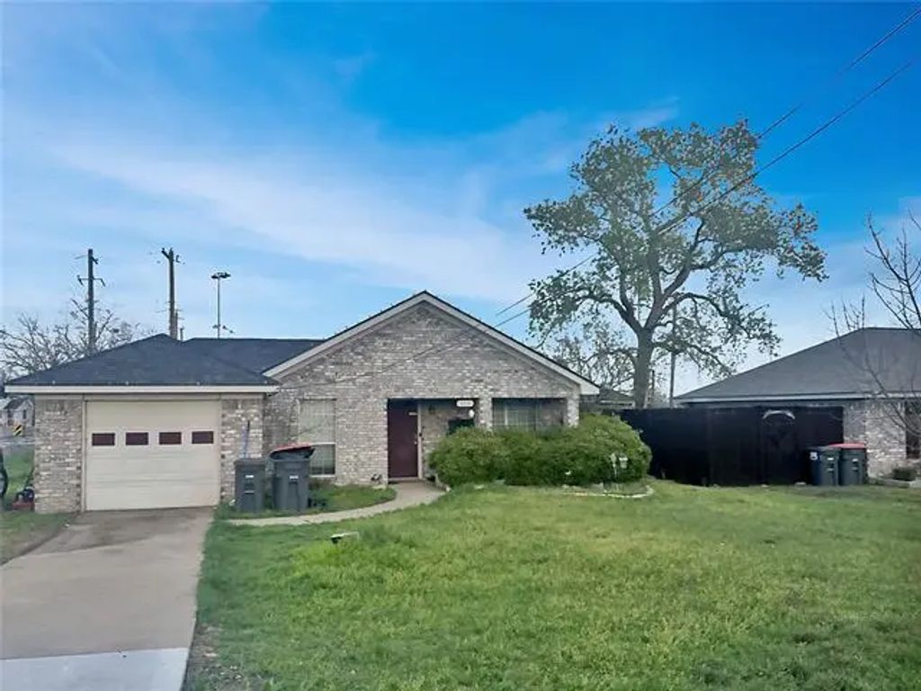 404 N Sherley Avenue, Anna