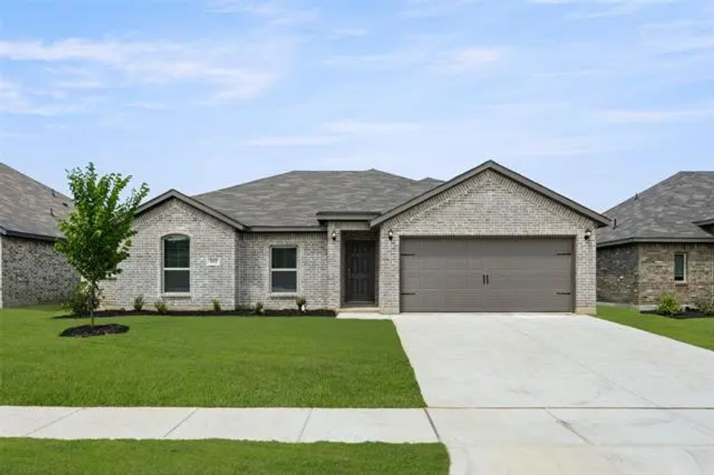 2612 Streamside, Burleson