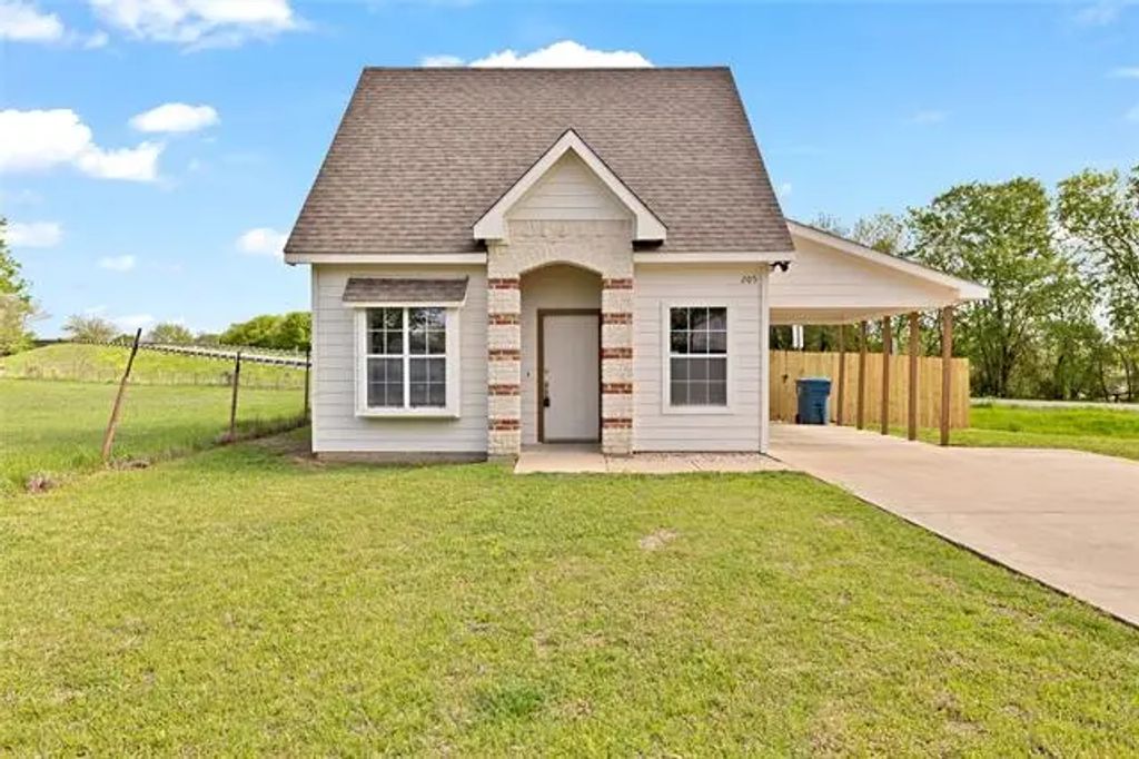 205 Bishop Street, Alvarado
