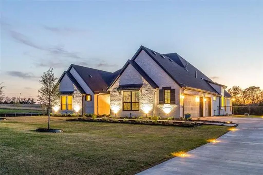 126 Deer Crossing Road, Gunter