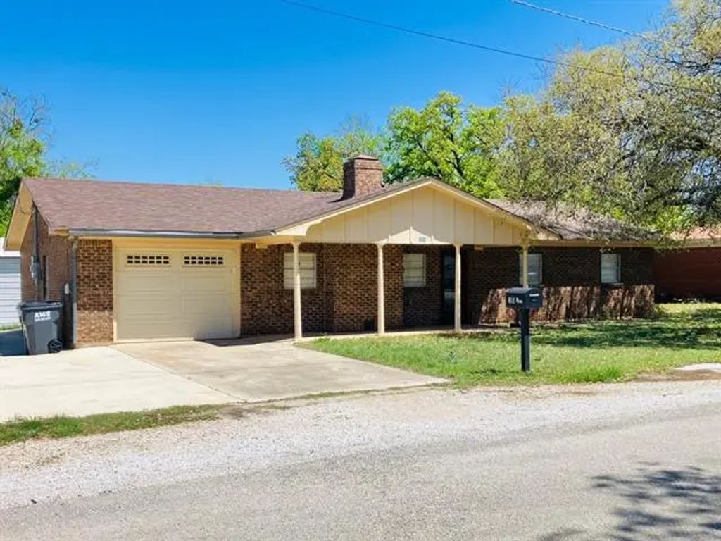 709 E Ham Avenue, De Leon