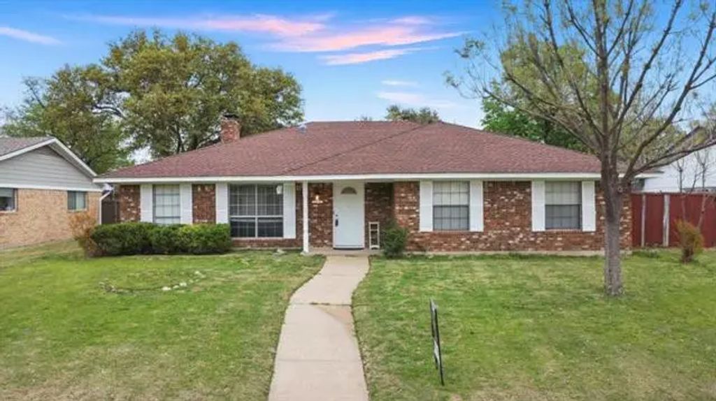 2105 Drake Drive, Richardson