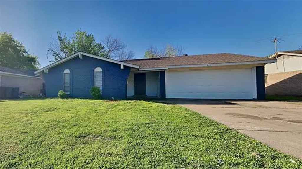 814 Milky Way, Garland