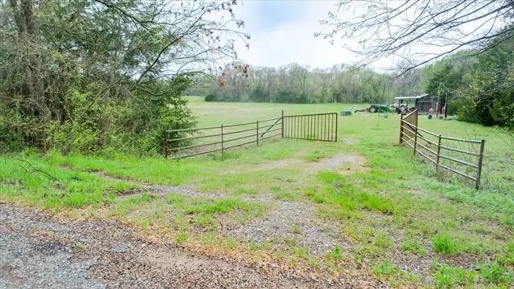 3602 Ward Neal Road, Bells