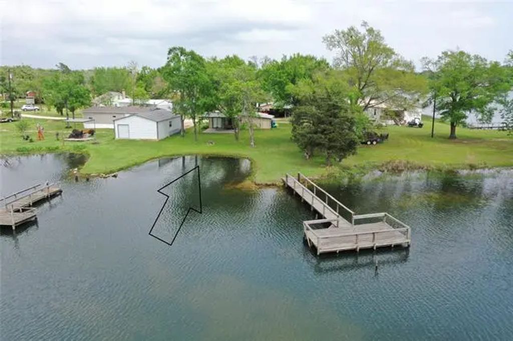 260 Club Lake Road 6, Teague