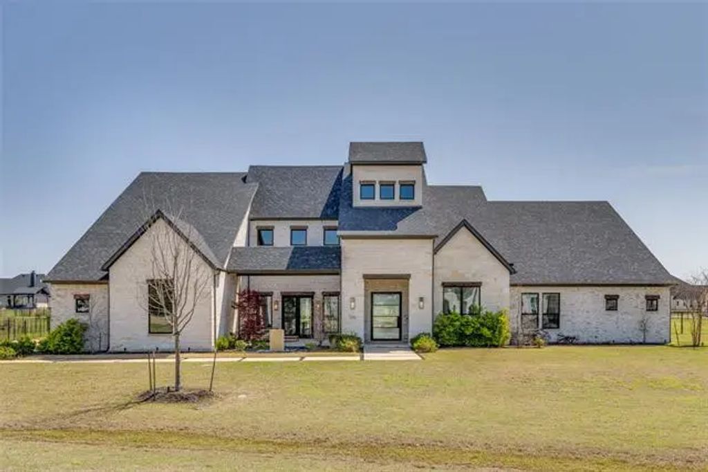 700 Inverness Lane, Lucas