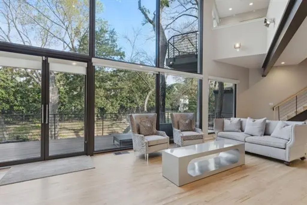 10 Turtle Creek Bend, Dallas