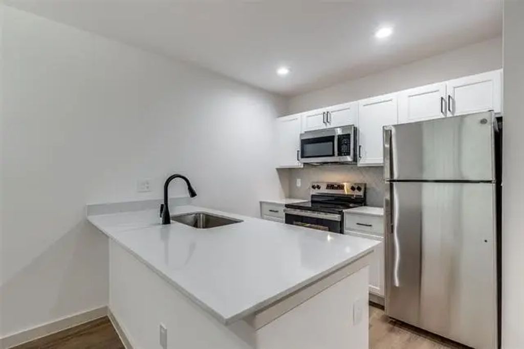 715 N Lancaster Avenue 603, Dallas