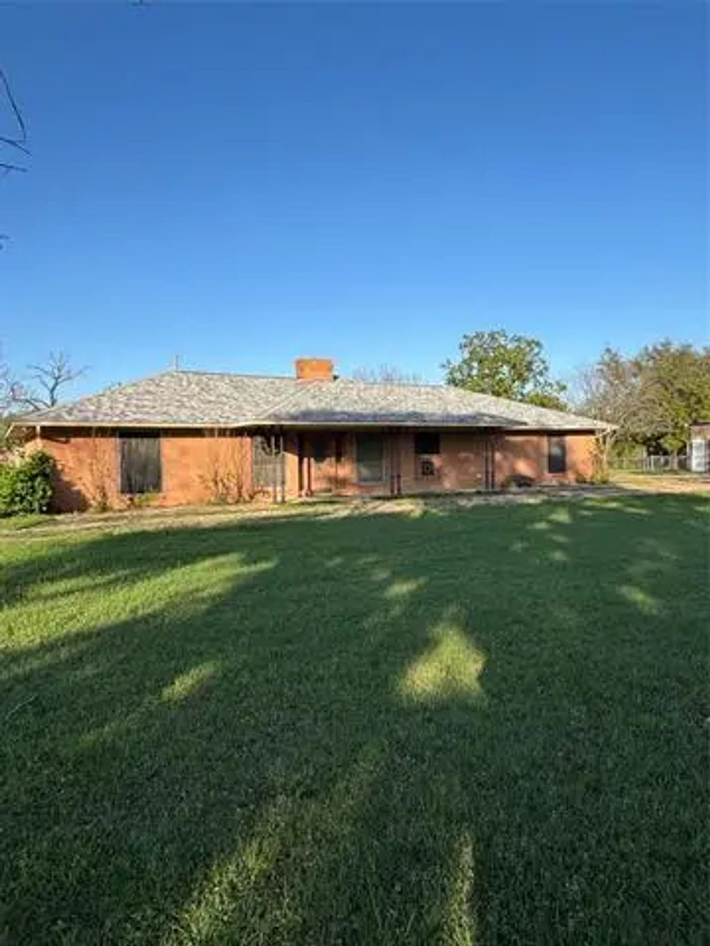 112 Hcr 2117, Whitney