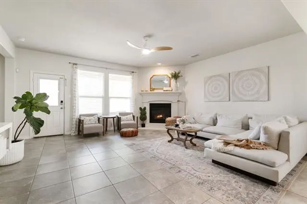 616 Dunster Lane, Saginaw