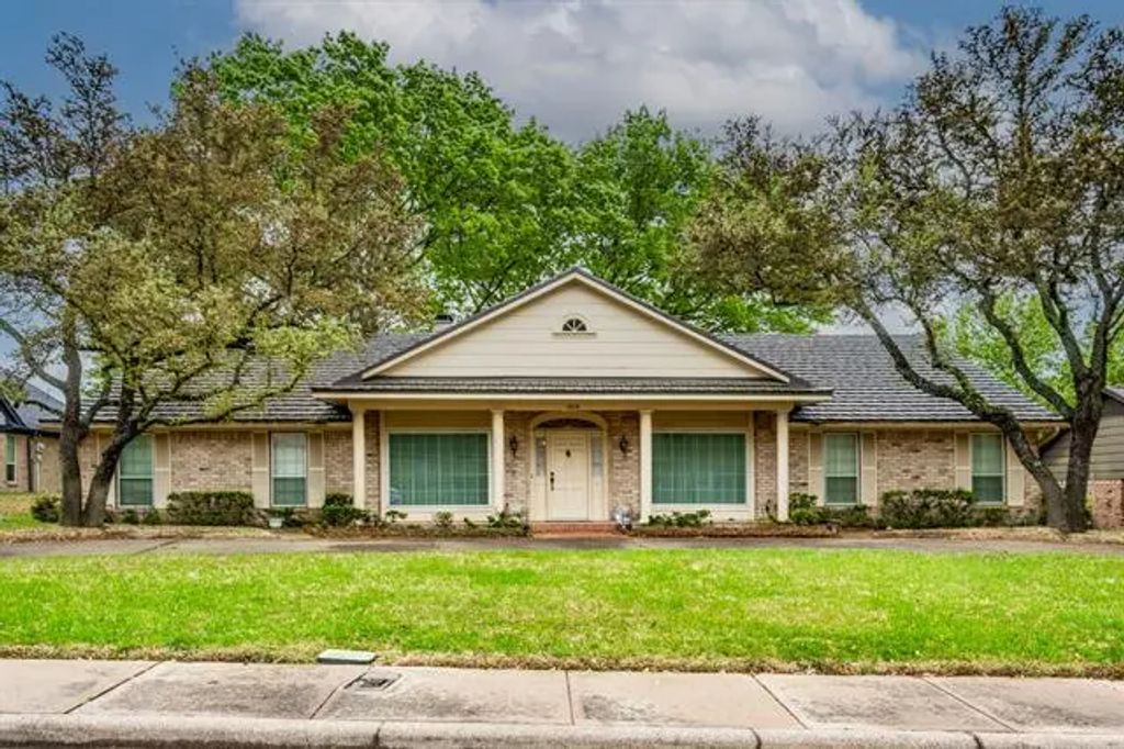 1210 Coventry Lane, Duncanville