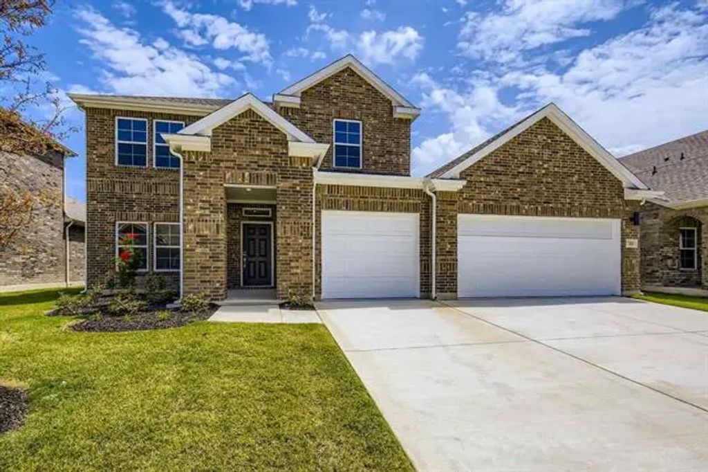745 Vineyard Way, Forney