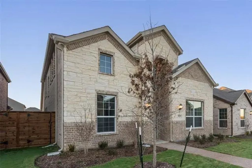 2720 Serenity Grove Lane, Fort Worth