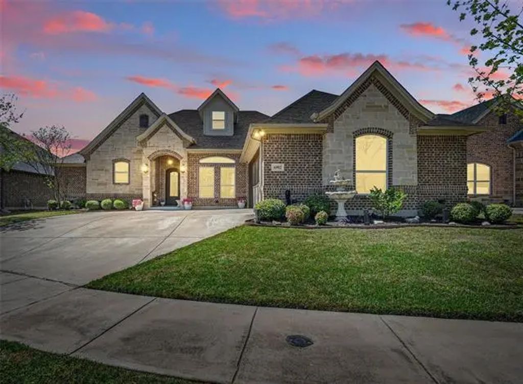 6902 Clayton Nicholas Court, Arlington