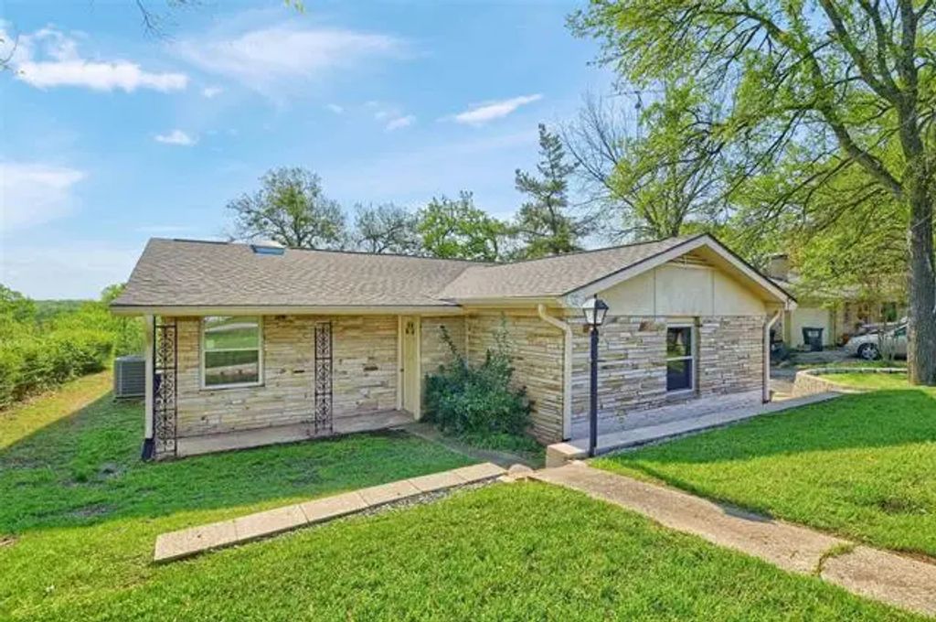110 Mimosa Drive, Pottsboro