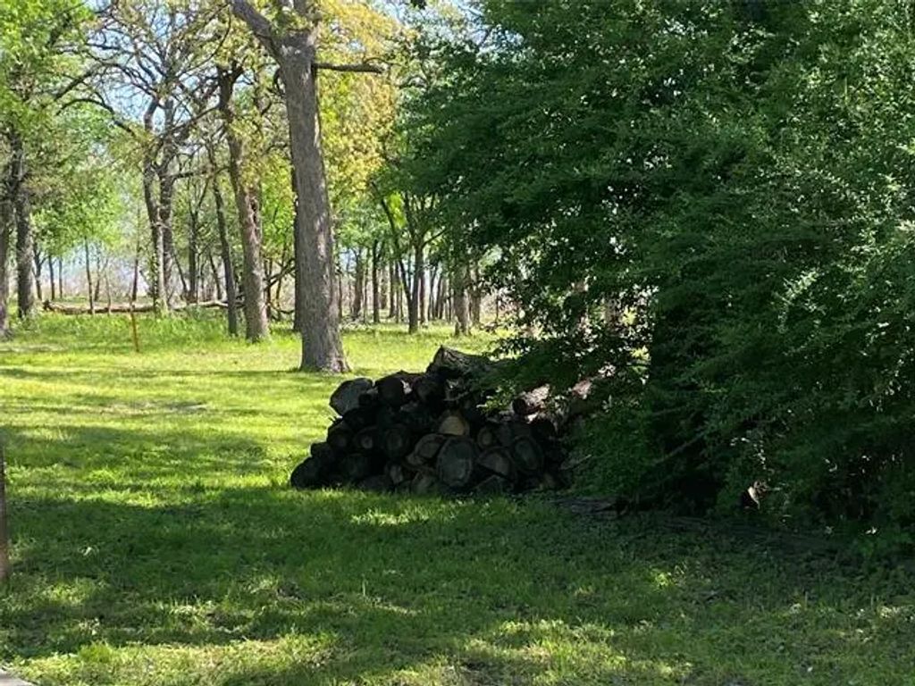 543 Lakeshore Road, Shady Shores