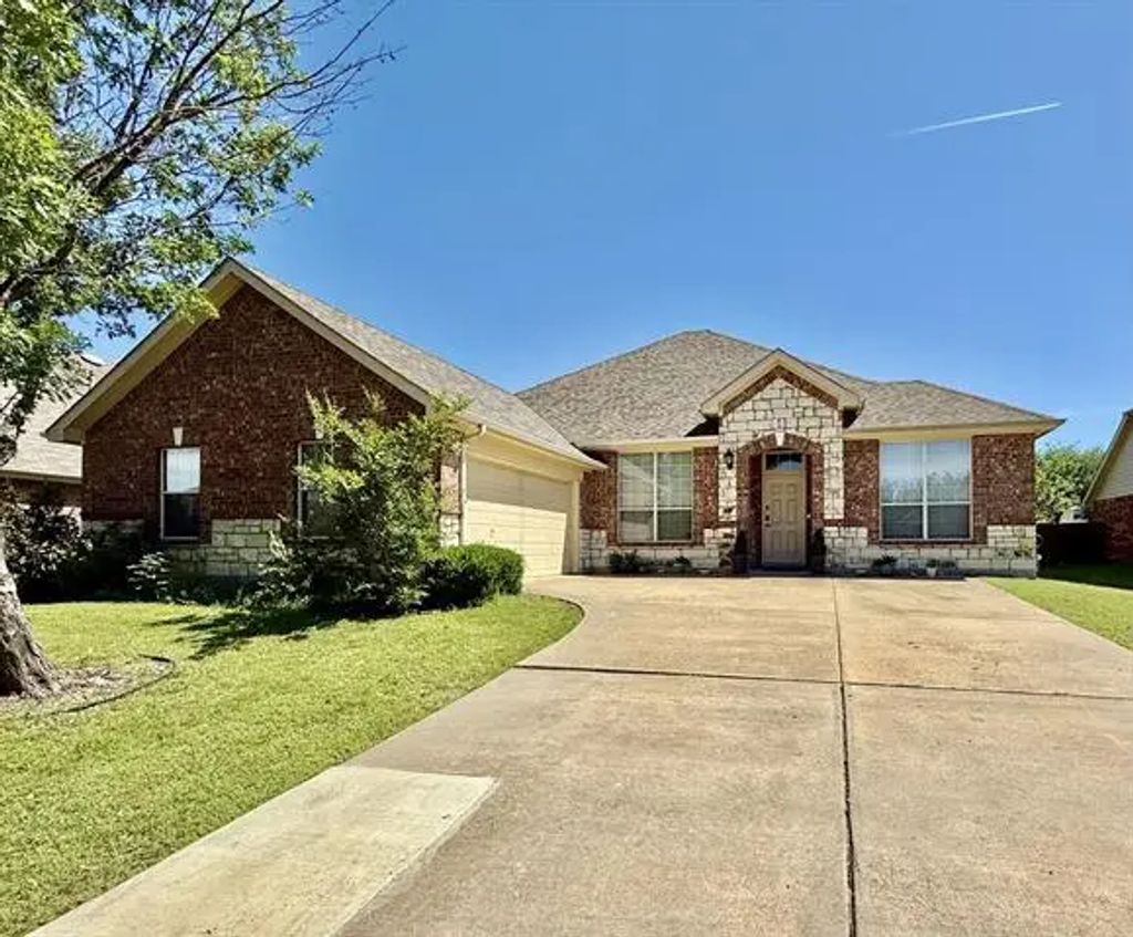 1311 Fleetwood Cove Drive, Grand Prairie