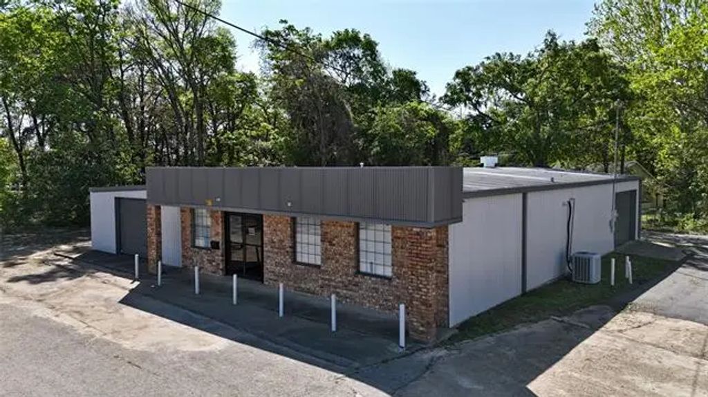807 W Corsicana Street, Athens