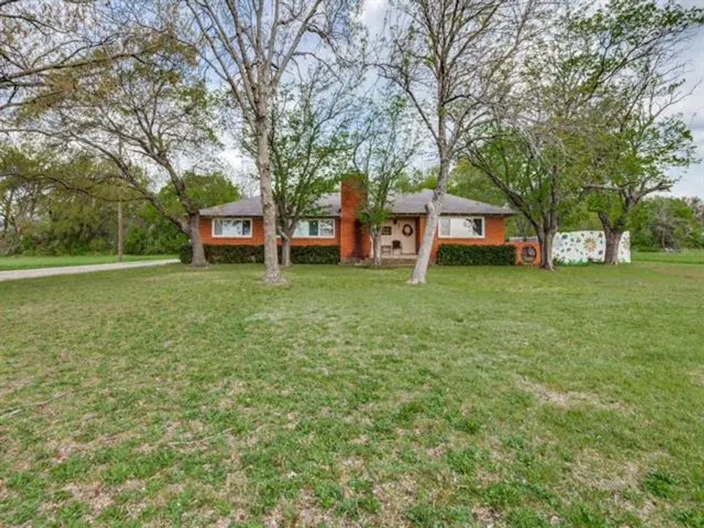 541 S Highway 67, Cedar Hill