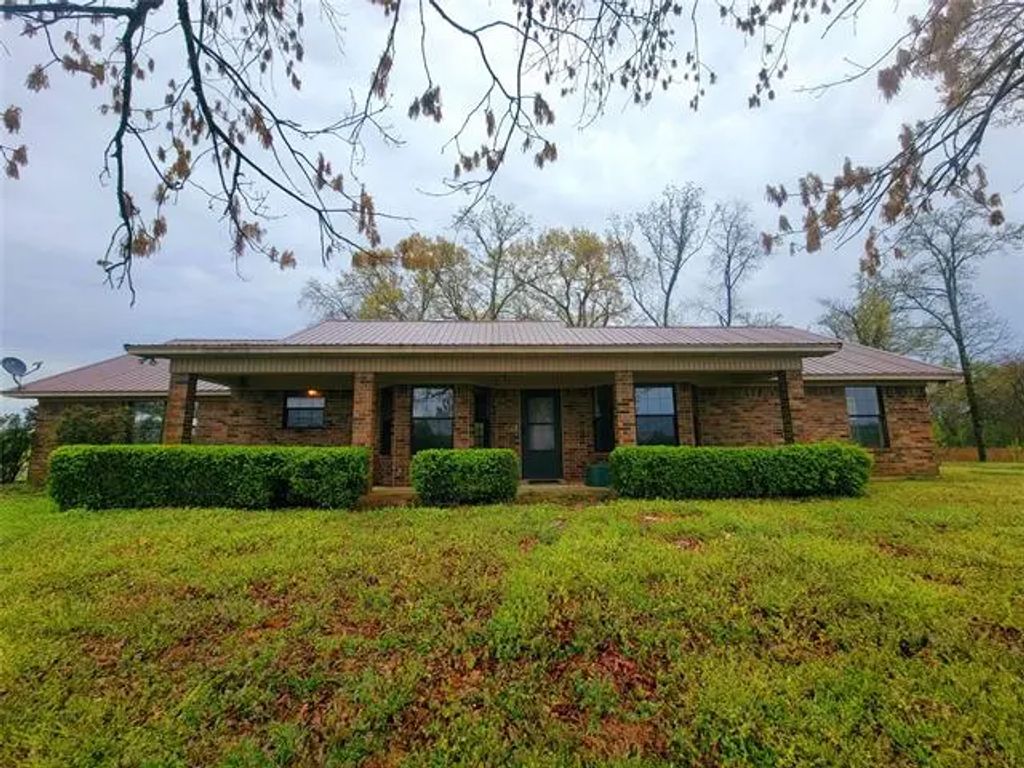 3411 County Road 3110, De Kalb