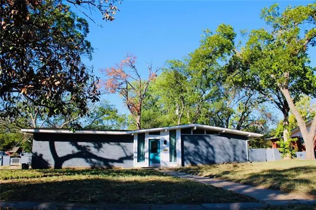1302 Cleveland, Stephenville