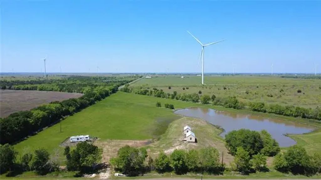 915 Fm 1838, Dawson