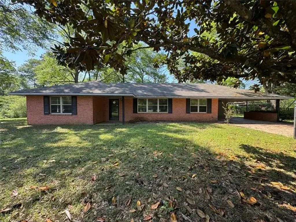 611 E Louisiana Avenue, Vivian
