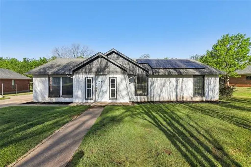 306 Shady Oak Road, Keene