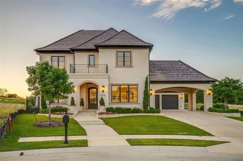 9712 Saint Michel Court, Fort Worth