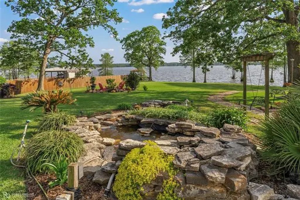 7081 N Lakeshore Drive, Shreveport