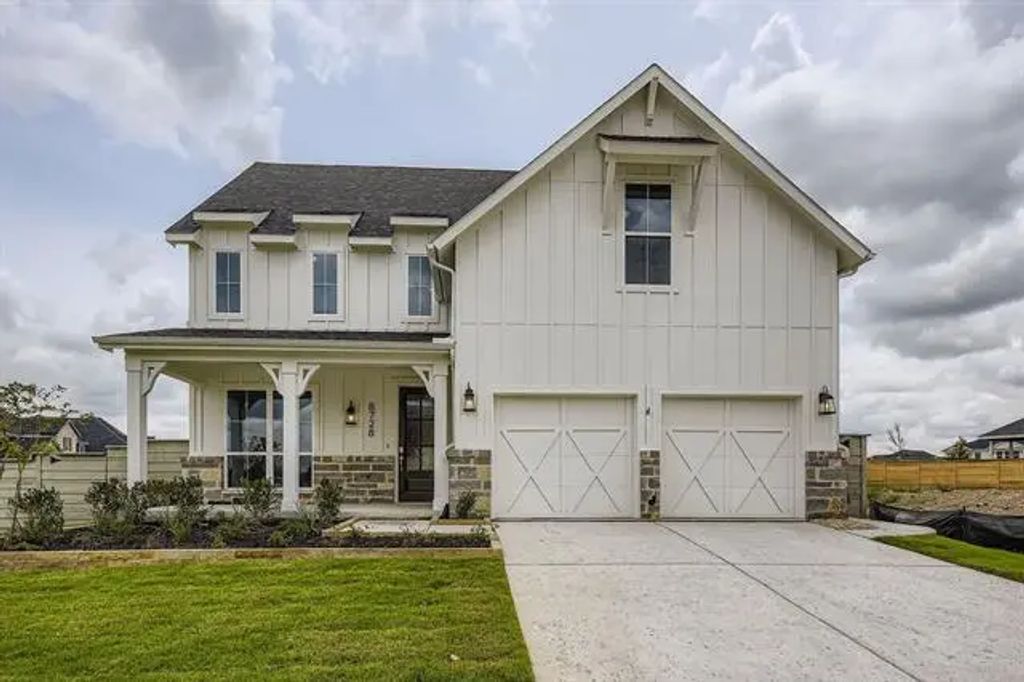 8728 Leafy Lane, Justin