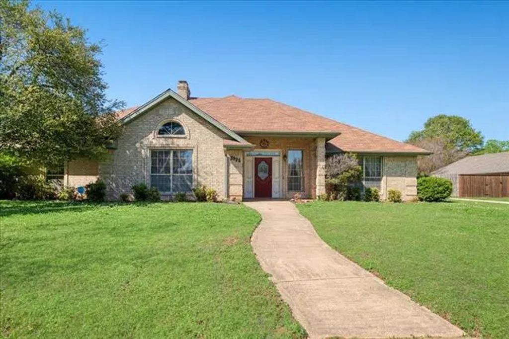 3925 Jasmine Street, Paris