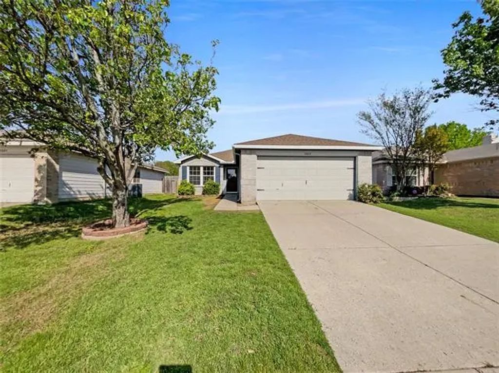 1013 Post Oak Trail, Anna