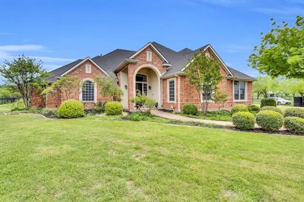 2515 Mustang Court, Cedar Hill