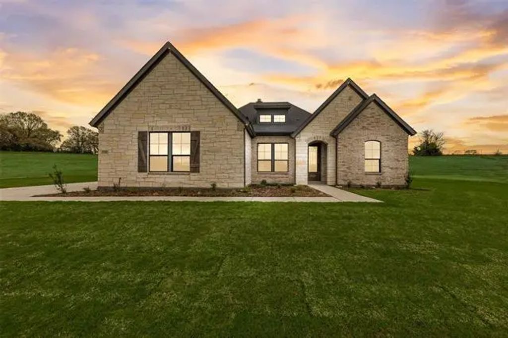 1090 Julian Drive, Van Alstyne