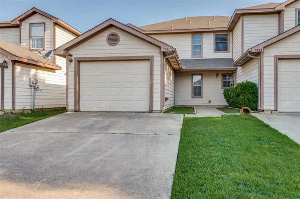 7530 Kings Trail, Fort Worth