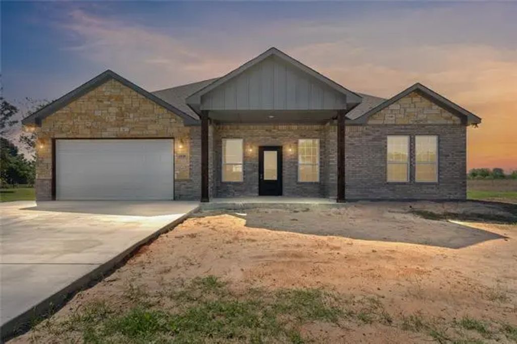 4520 County Road 307, Grandview